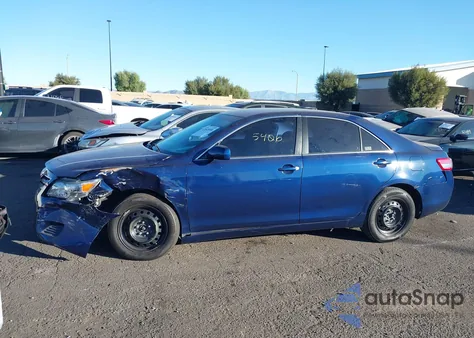 2011 Toyota Camry Le z USA, uszkodzony, nr VIN 4T1BF3EKXBU735756